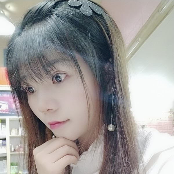 angel化妆师的照片