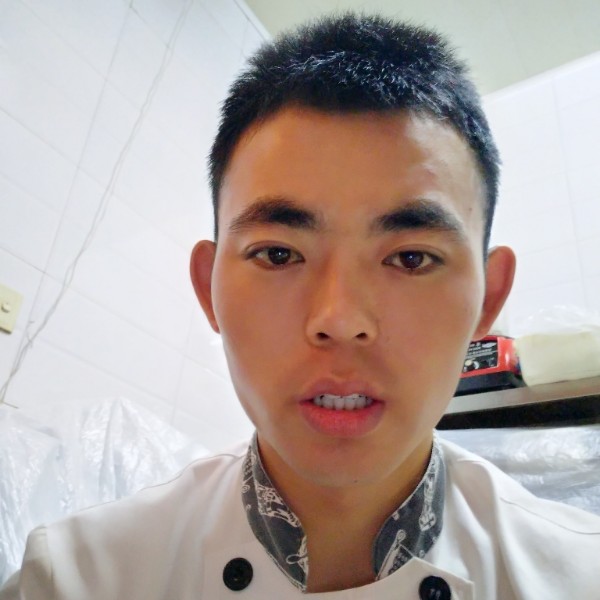 郭奇俊的照片