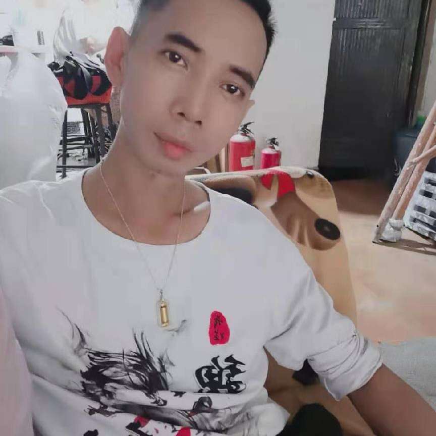 钢笔打务实的照片