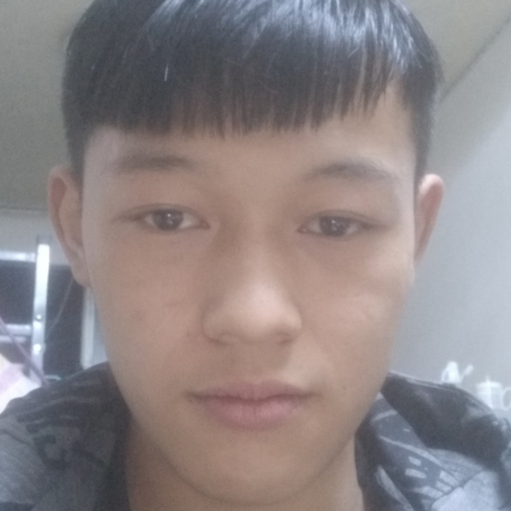 甜蜜挽手服饰的照片