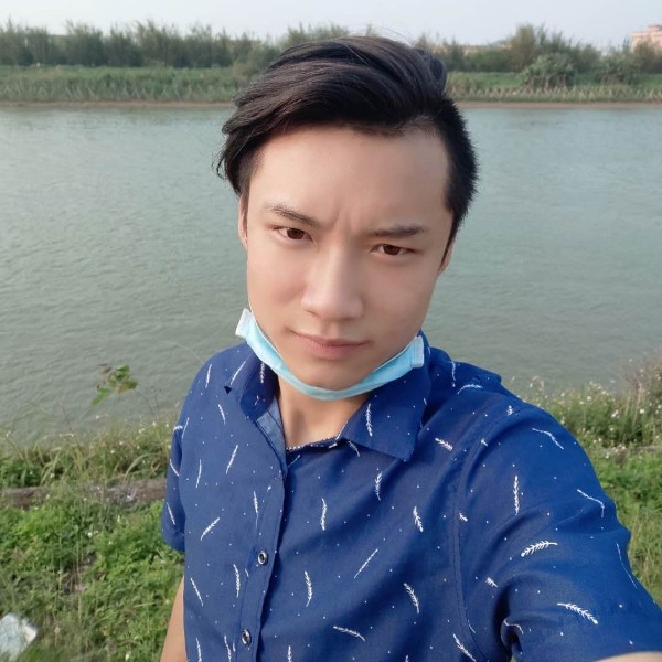 酷酷就酒窝的照片