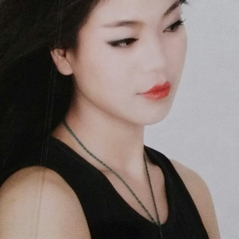 安妮.圣娅的照片