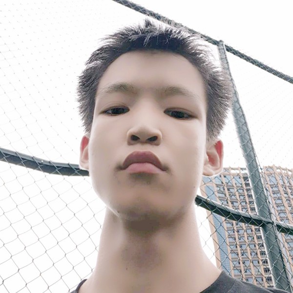 草莓邂逅儒雅的照片