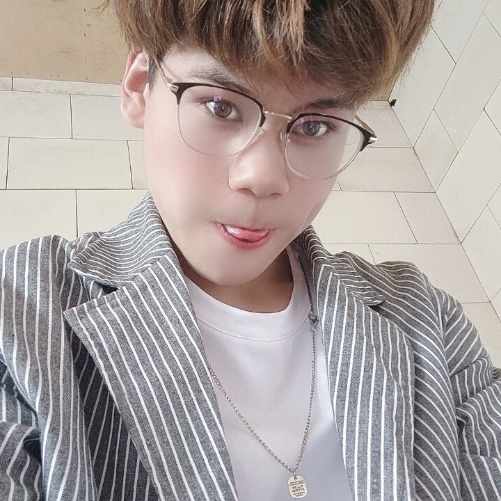 小☯白的照片