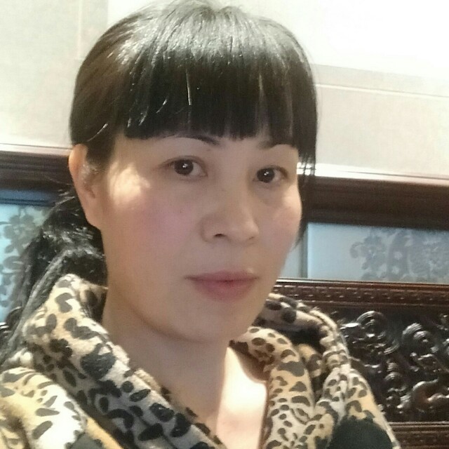 初夏毛衣的照片