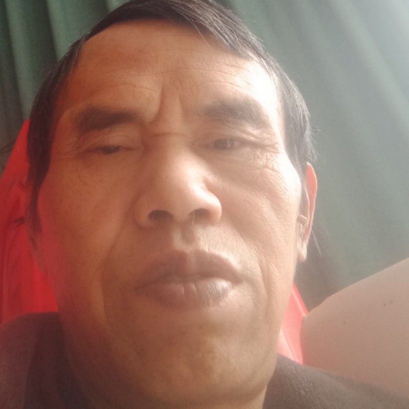 明媚打楼房的照片