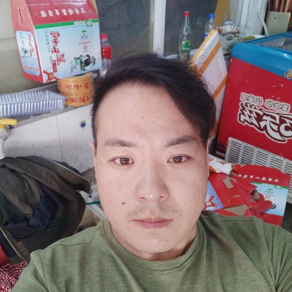 快乐村村长的照片