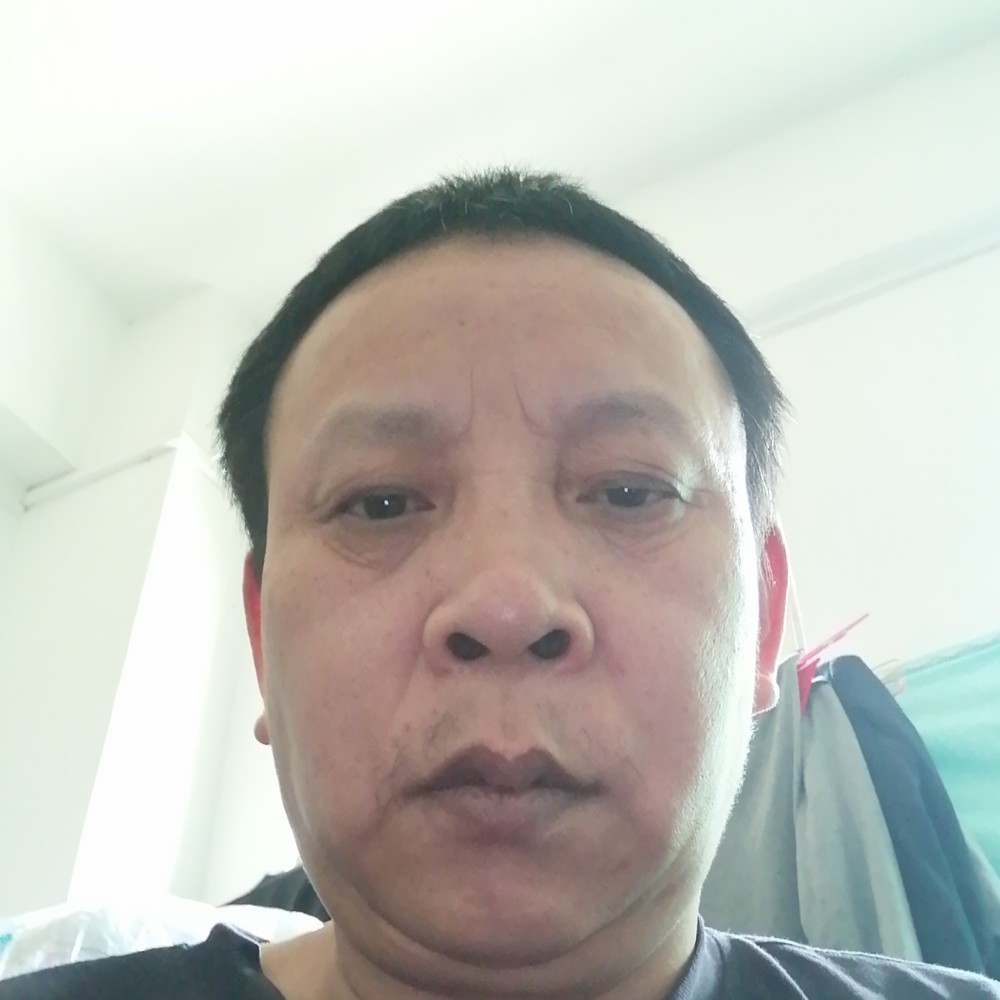 勤劳放弃戒指的照片