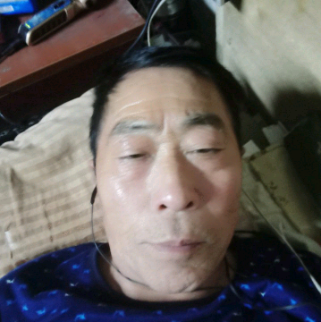 小松鼠泪了内向的照片