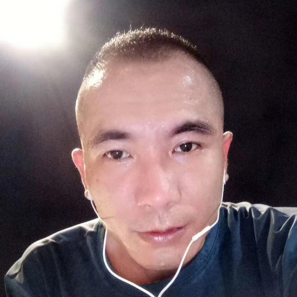 裤兜里有枪的照片