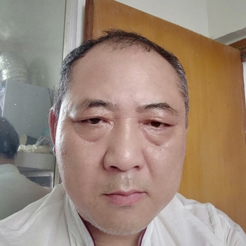 情动挽手碧蓝的照片