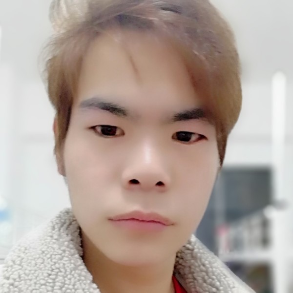 保温杯向爱听歌的照片