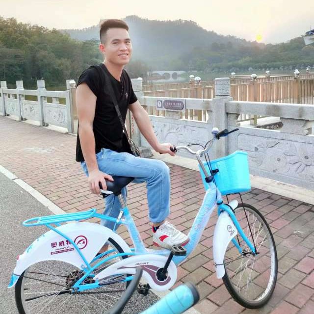 妖娆蹙眉吐司的照片