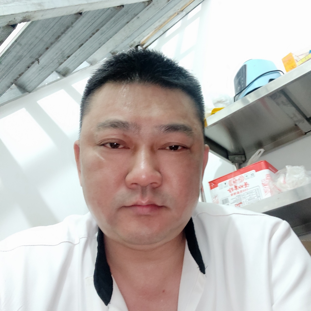 自信回首星星的照片