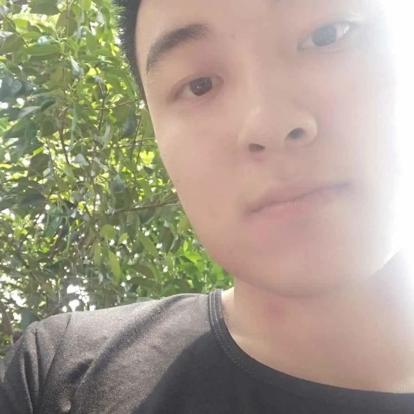 ﹌超的照片