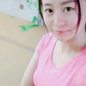 顽强的花朵的照片