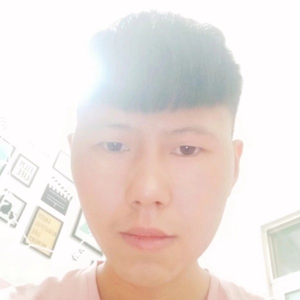 谁深拥自行车的照片