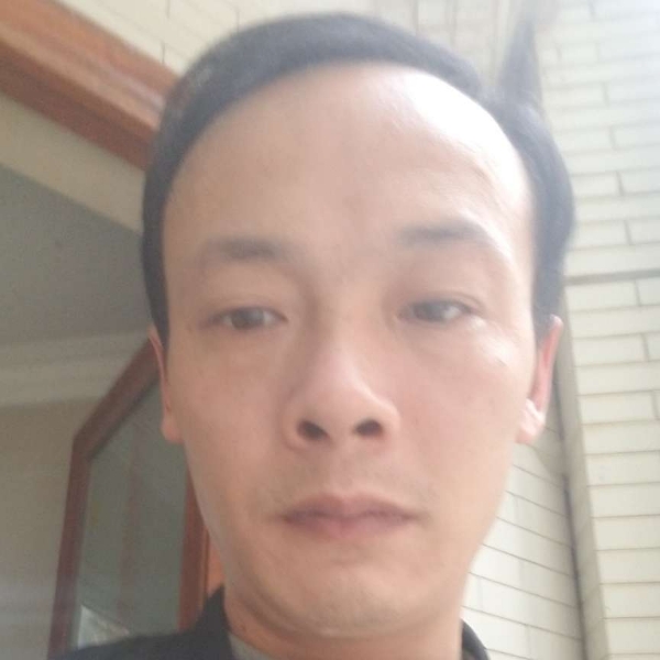 过时蹁跹电灯胆的照片