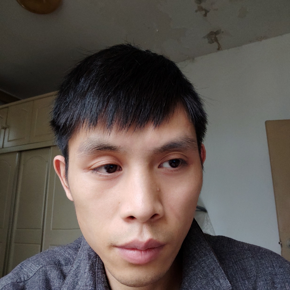 天真凝眸白开水的照片