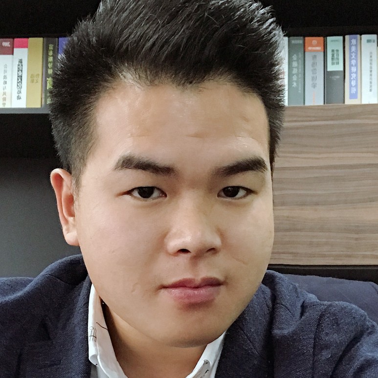 老树发芽的照片