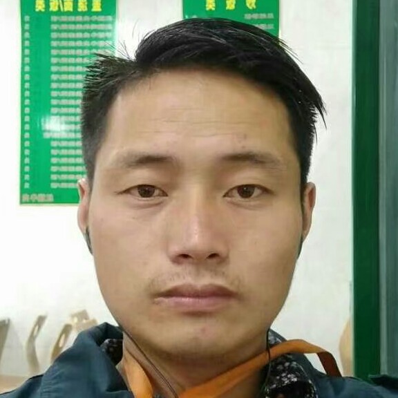 七个碗八碟的照片