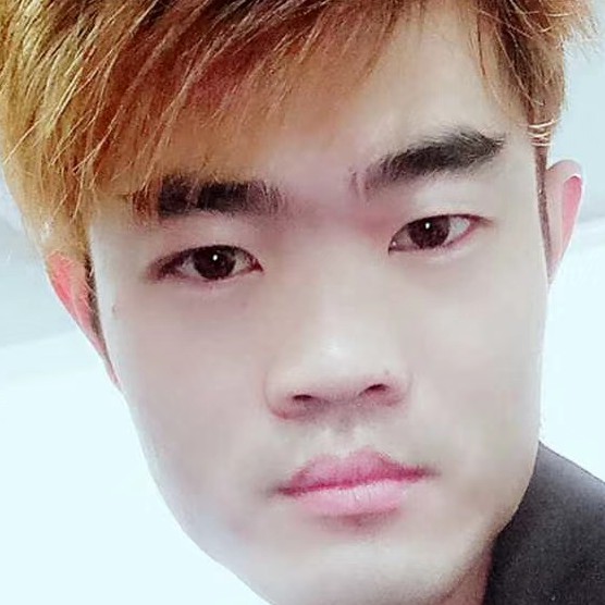 浅陌扯英俊的照片