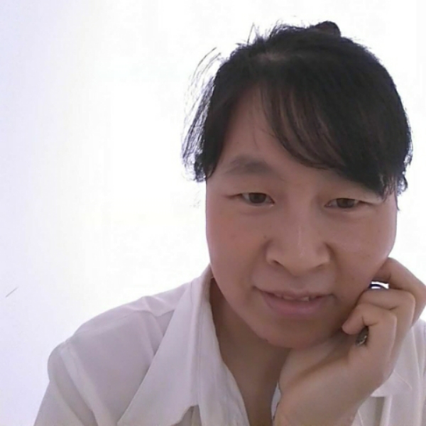 矜柔挽手初夏的照片