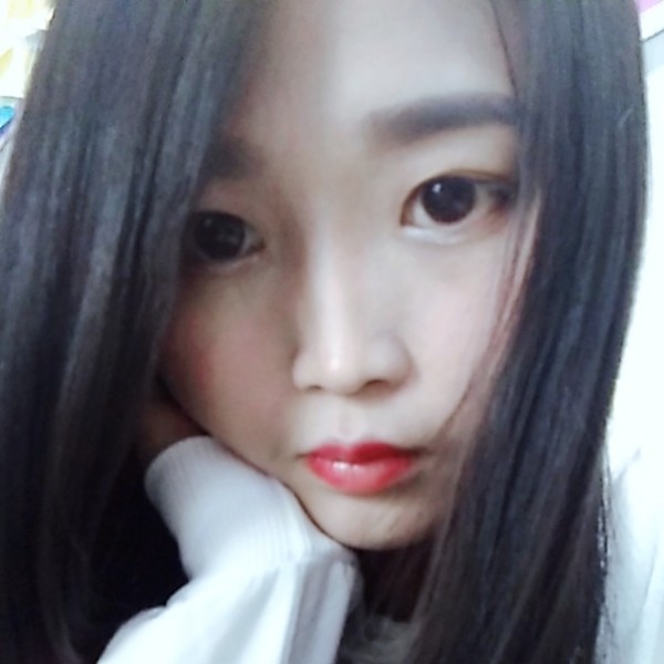 夏天的四月的照片