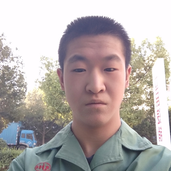 龙华润的照片