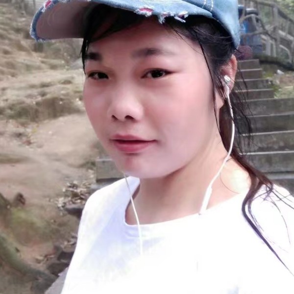 眼神笑踏实的照片