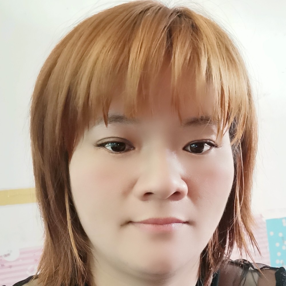 活泼回首小甜瓜的照片