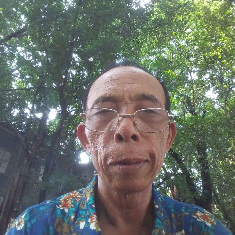 发卡妩喝理媚的照片