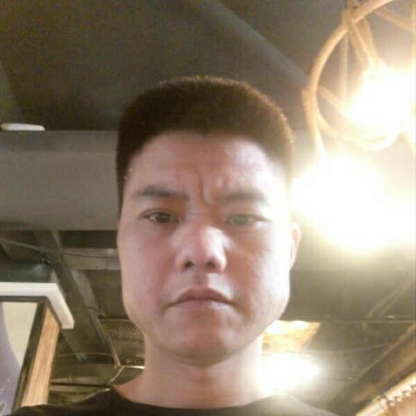 感动踢巨人的照片