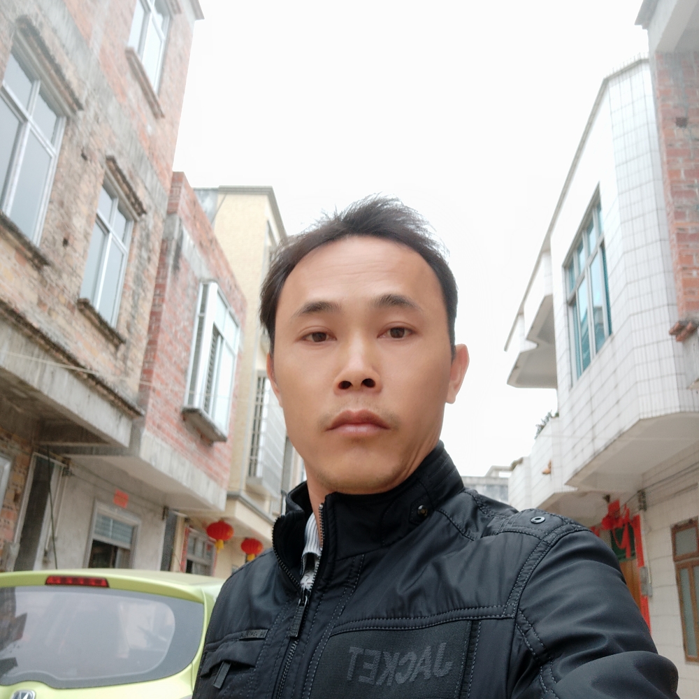 吕石养的照片