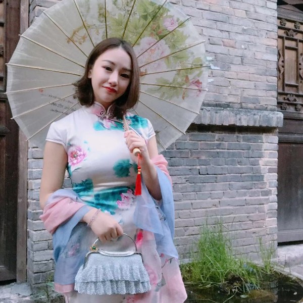 舒窈的照片