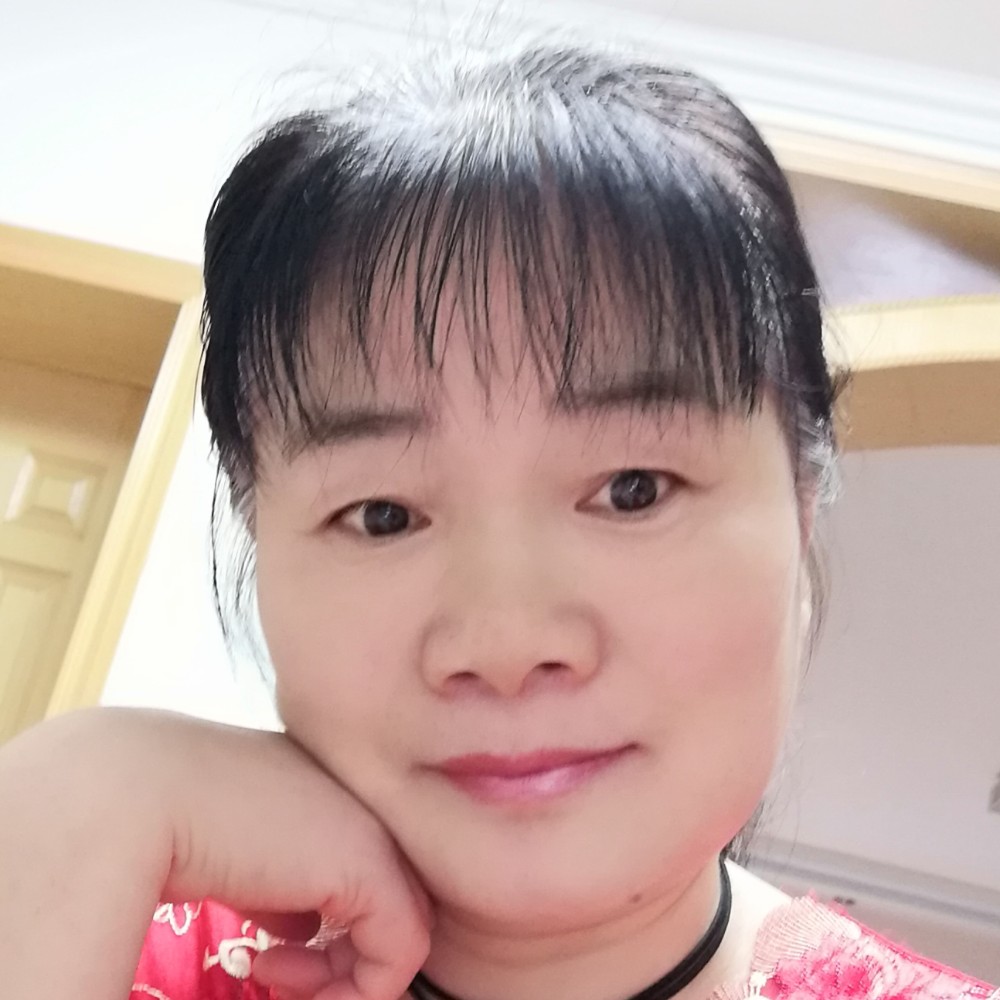 飘逸深拥宝贝的照片