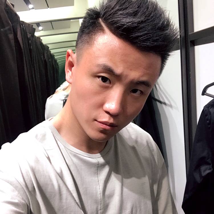 L奇的照片