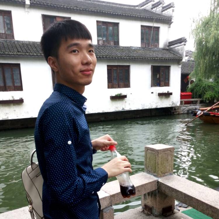 花庭雨谢的照片