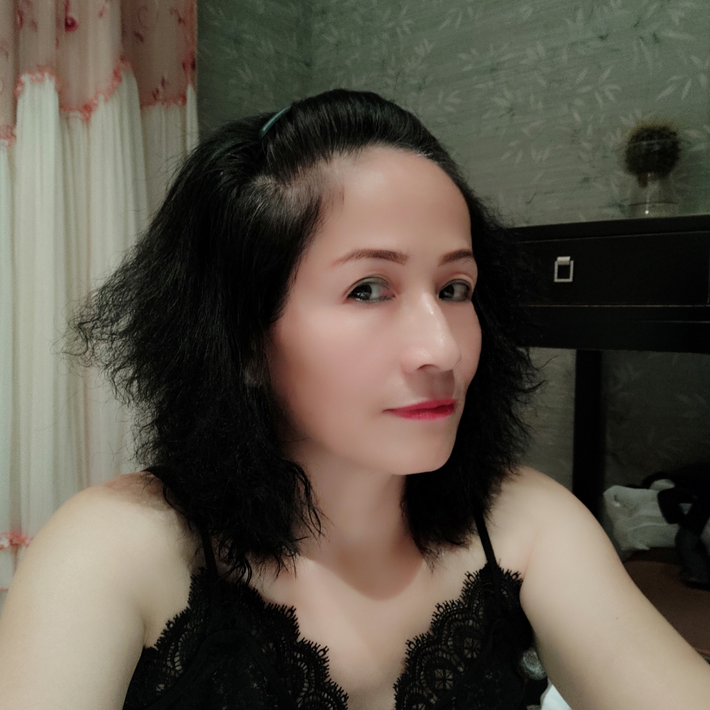 泪雨浅吻优雅的照片