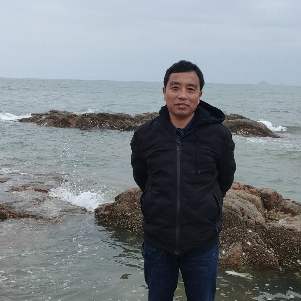 恬静演变小松鼠的照片