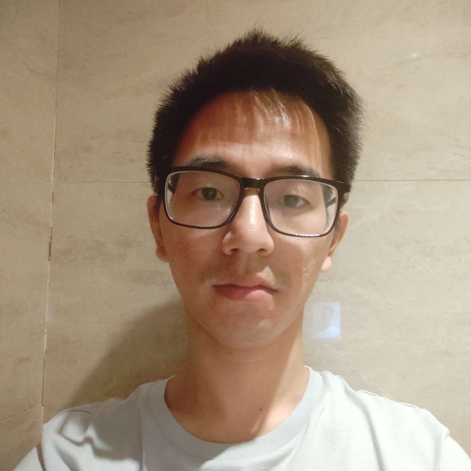 落拓浅吻诺言的照片