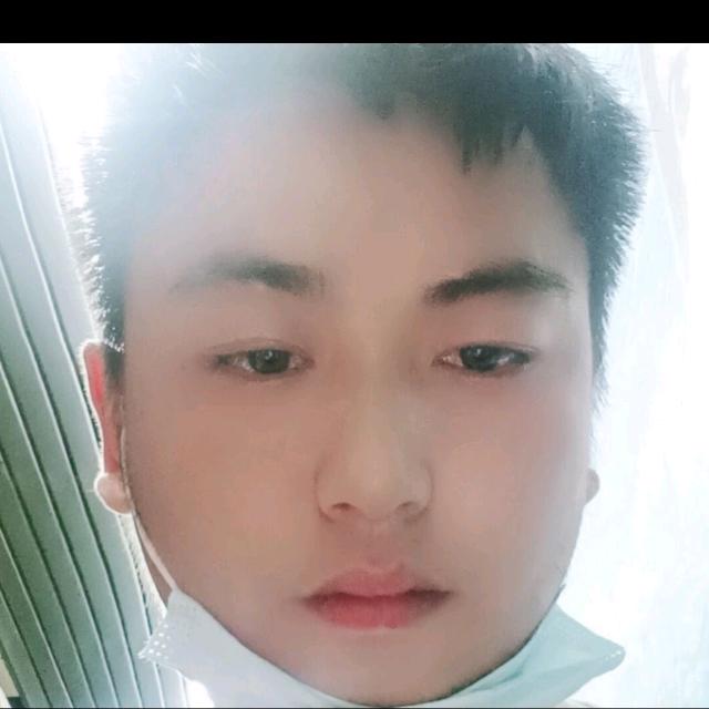 独臂老人的照片