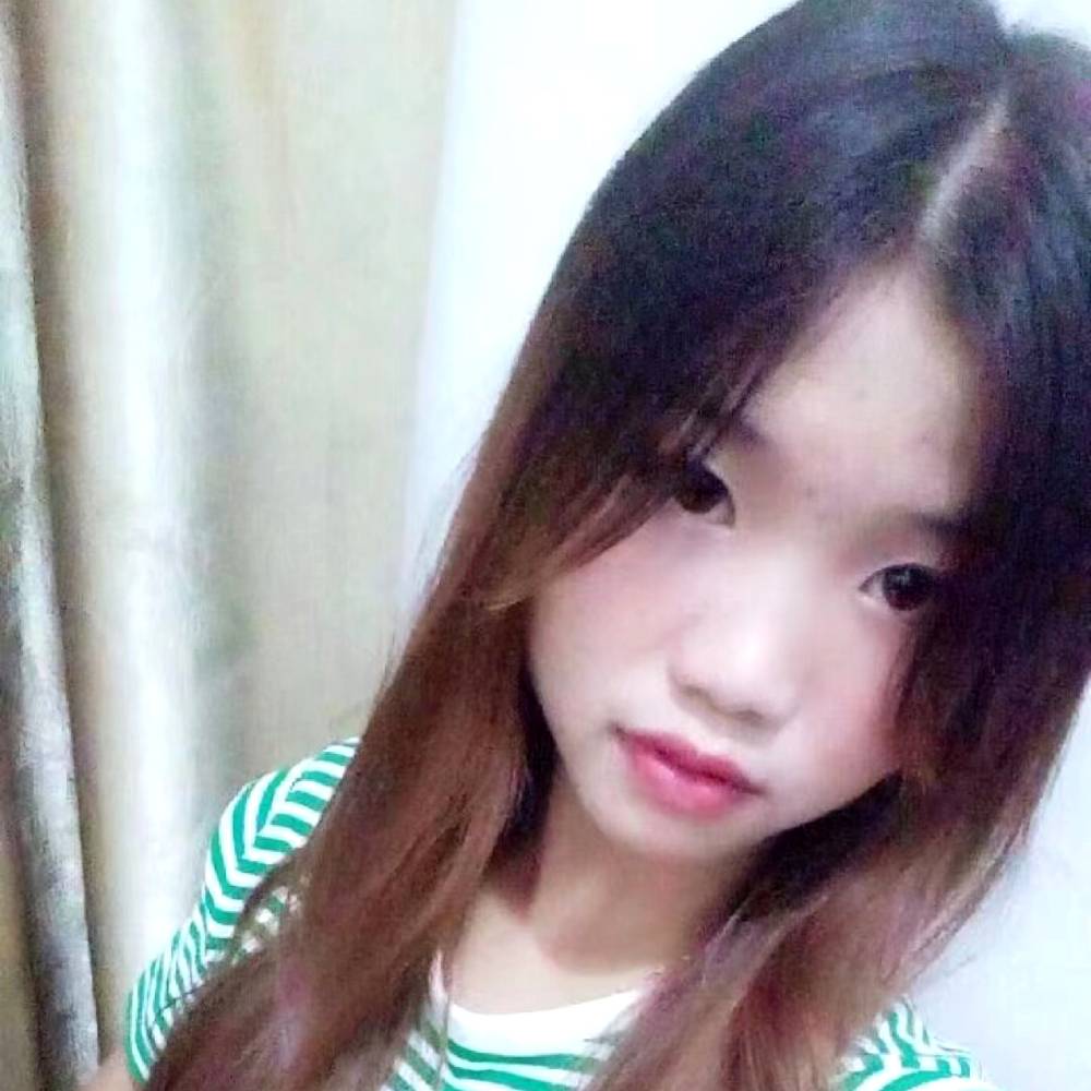 哭泣倾心小海豚的照片