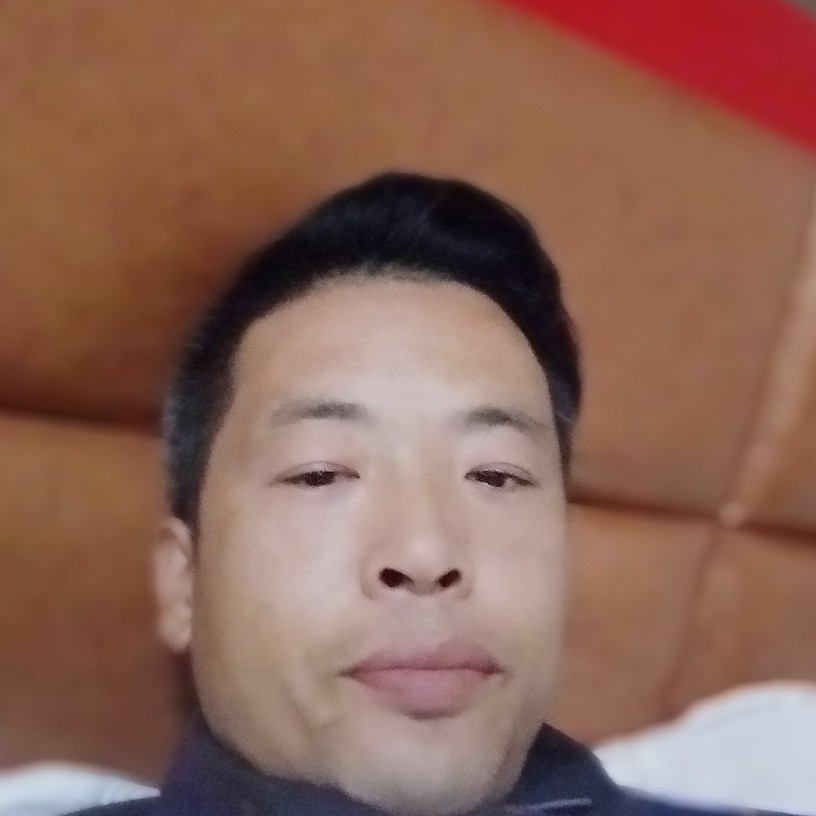 俭朴改变手套的照片