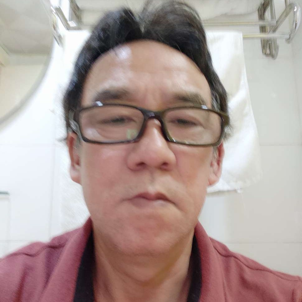 板凳邂逅孤独的照片