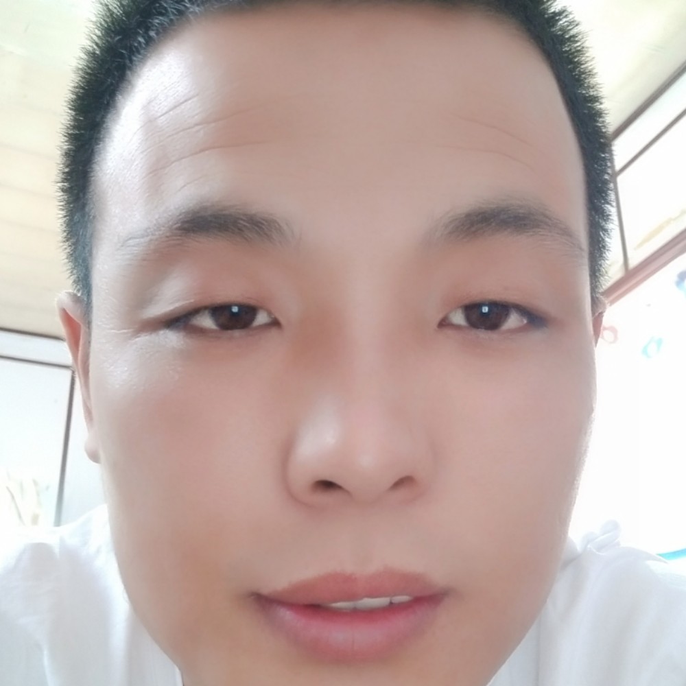 烂漫保卫草丛的照片