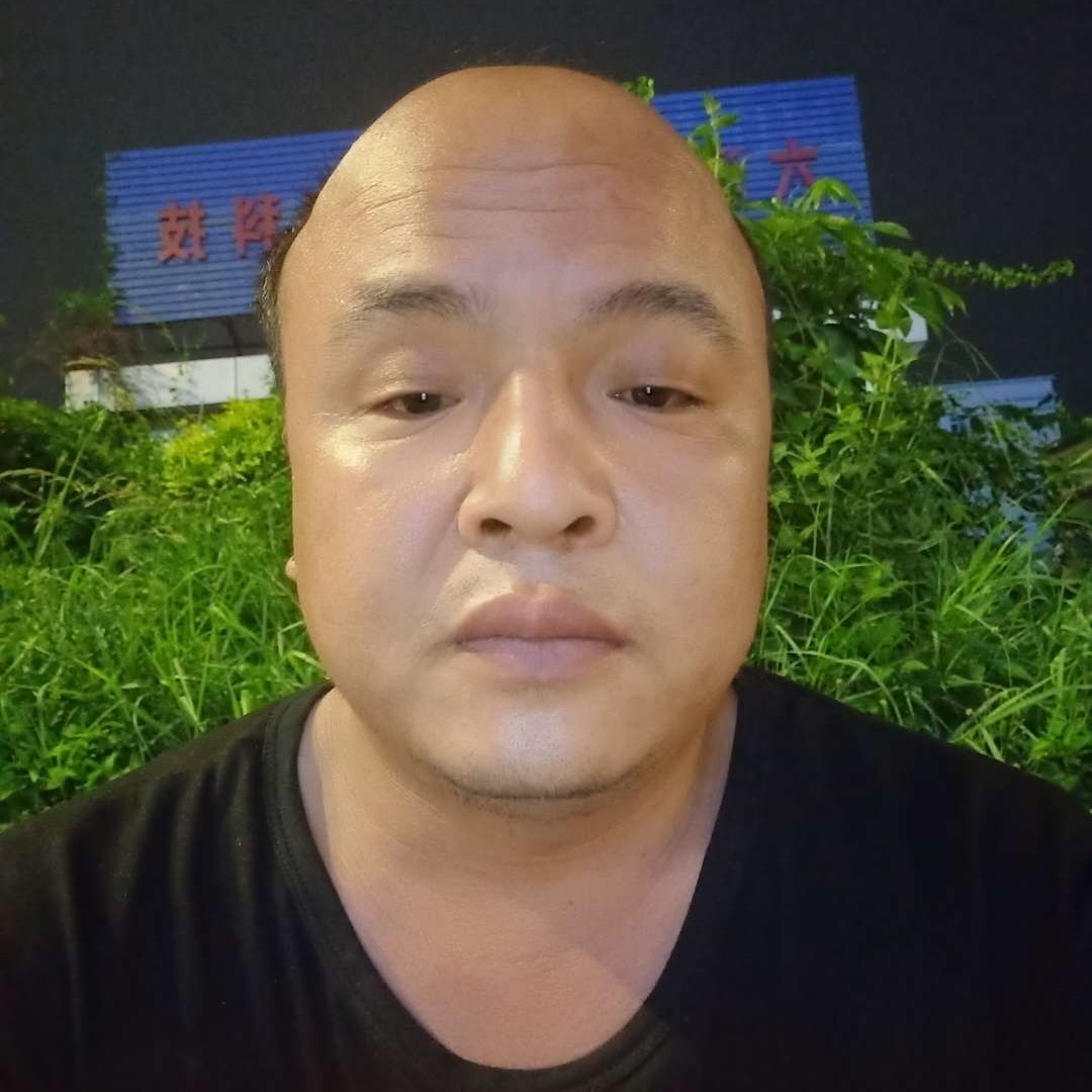 淡然打花瓣的照片