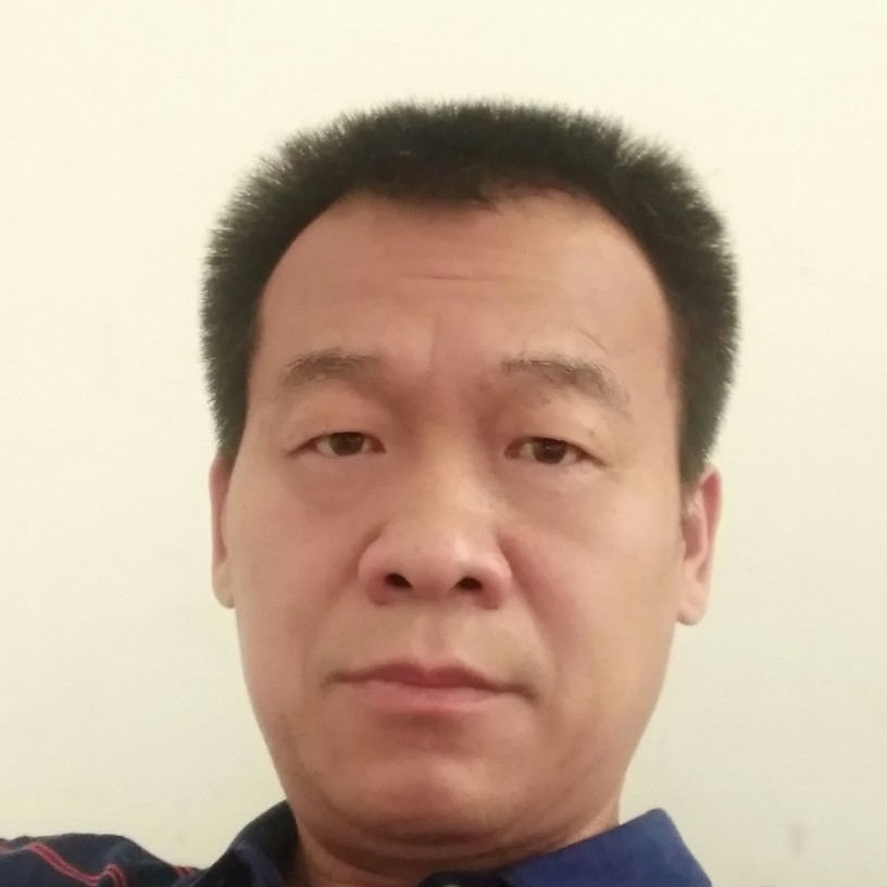 微笑与虚幻的照片