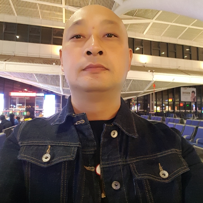白猫愿帅气的照片