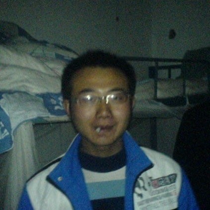 开拖拉机的三哥的照片